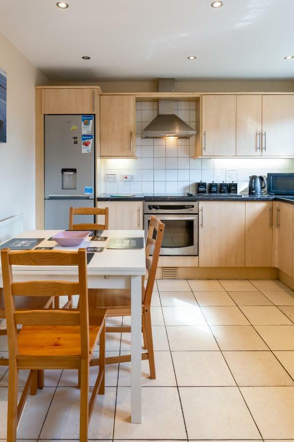Newcastle City Centre Spacious Town House Free Parking And Wifi Zewnętrze zdjęcie